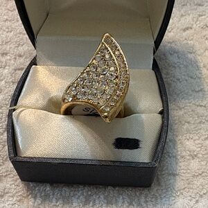 Elegant Gold and Silver Crystal Ring